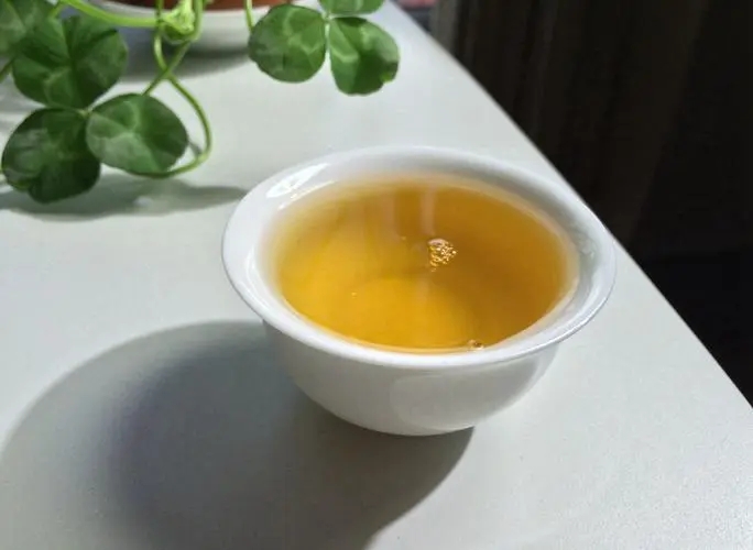 2022年一喝普洱茶肚子就熱熱的怎么回事？