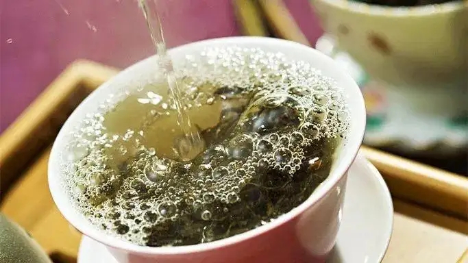 為什么茶湯里會(huì)有泡沫，到底是怎么回事？