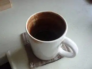 茶垢清潔有妙招，一分鐘讓茶杯光亮如新！