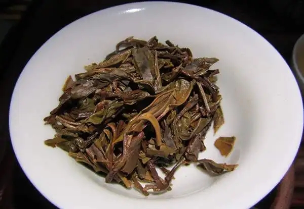 為什么普洱茶的葉底會出現(xiàn)紅梗？