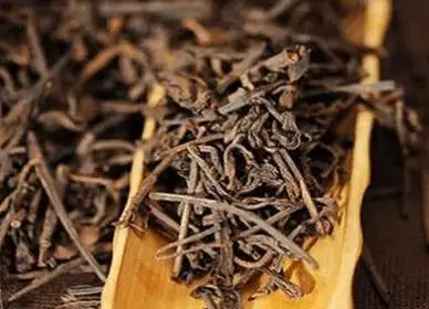 普洱茶的茶梗含量控制在多少算合理？