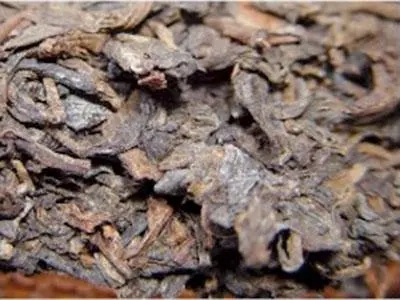 普洱茶你必須要懂：白霜與發(fā)霉。