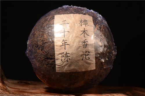 收藏普洱茶，應(yīng)選擇知名品牌還是小品牌？