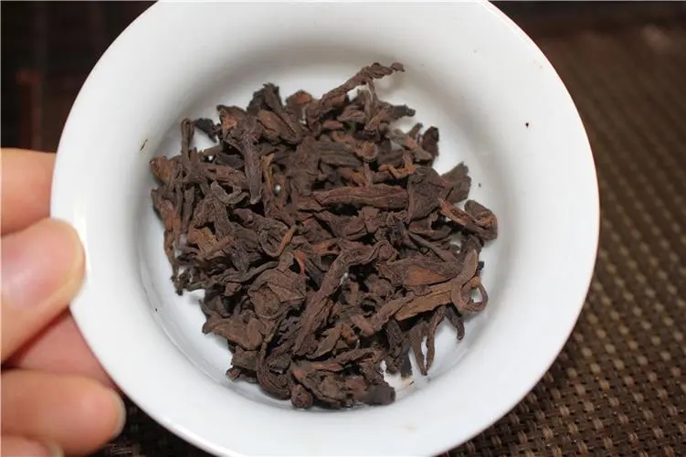 普洱茶的“樟香、棗香、糯香”等香味由什么決定？