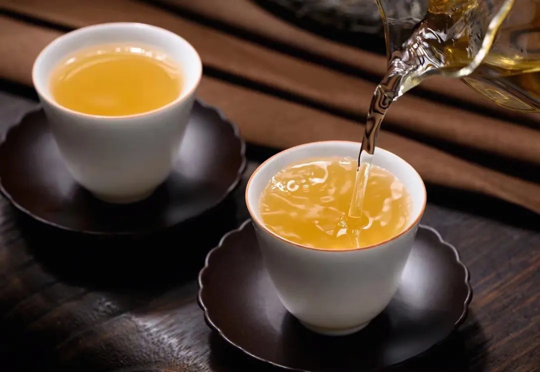 2023年勐庫(kù)小荒田古樹(shù)春茶多少一公斤？